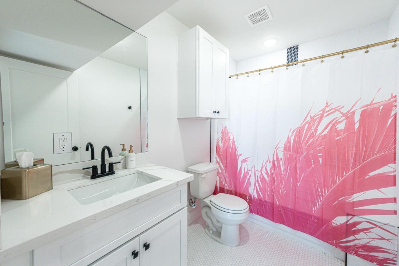 Pastel Tropics Studio Apartment Галвестон Экстерьер фото