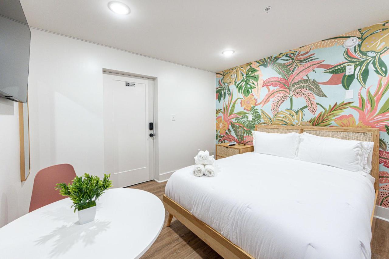 Pastel Tropics Studio Apartment Галвестон Экстерьер фото