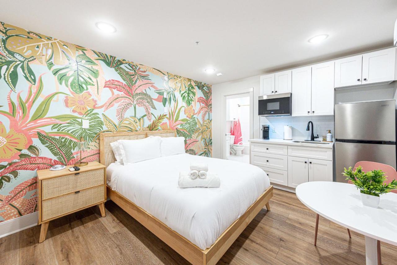 Pastel Tropics Studio Apartment Галвестон Экстерьер фото